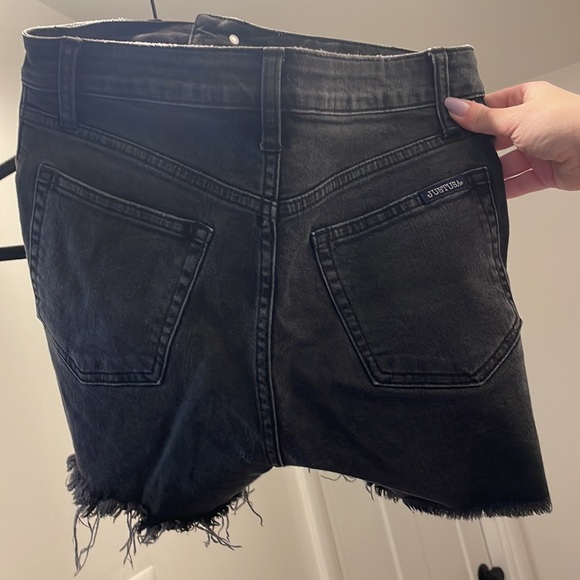 Just USA Women’s Distressed Black Denim High Waisted Shorts - Picture 3 of 3